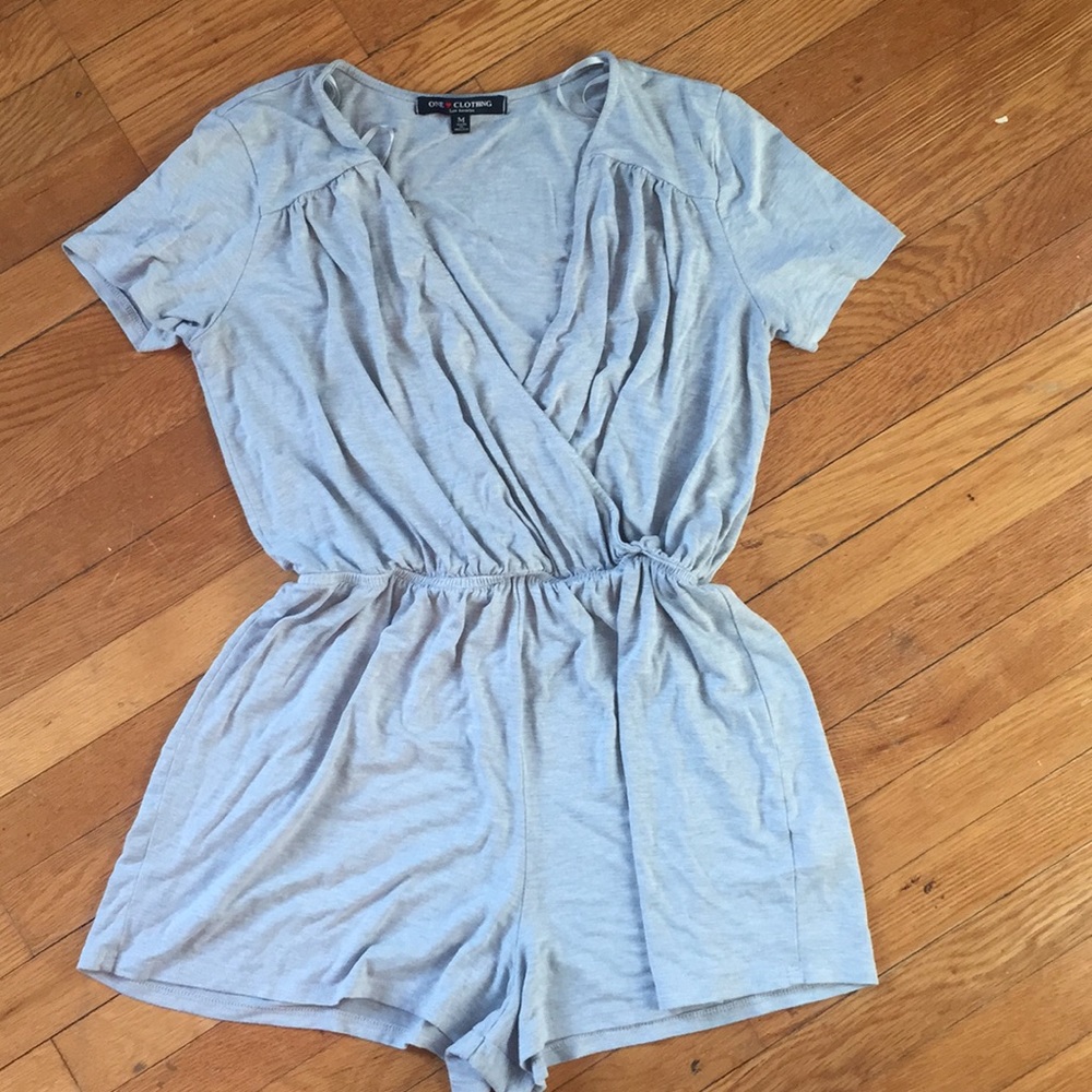 Stylish gray romper!